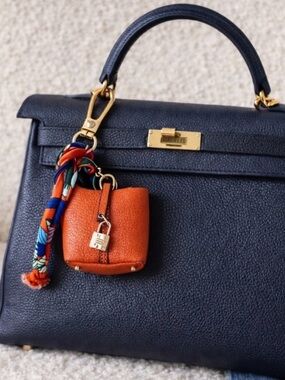 AirPods EarPods Case Bag Charm NEW